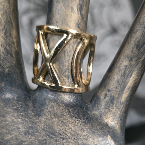 XO Gold Plated Ring Sz7.75 - Picture 8 of 10